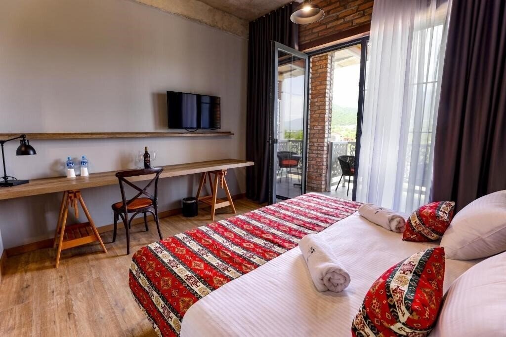 Отель Chateau Artwine 4*