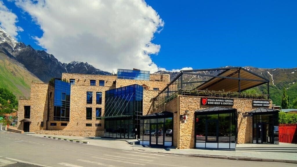 Отель Porta Caucasia Kazbegi 4*