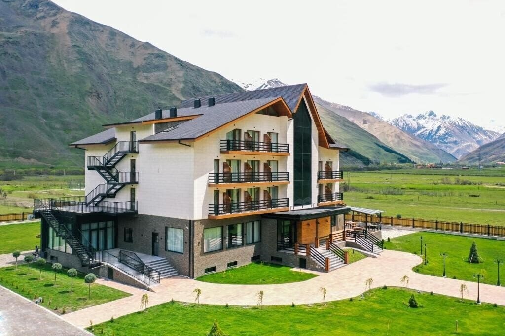 Отель Suatis Resort Kazbegi 4*