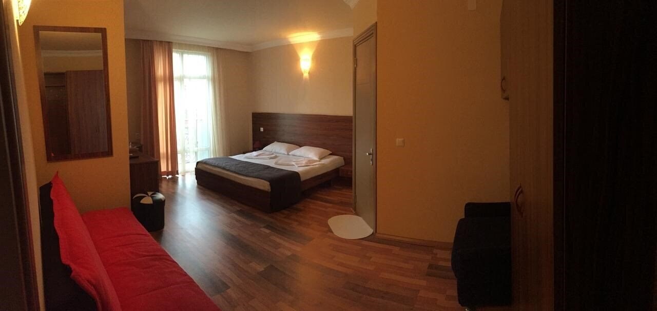 Отель Smile Hotel 1*