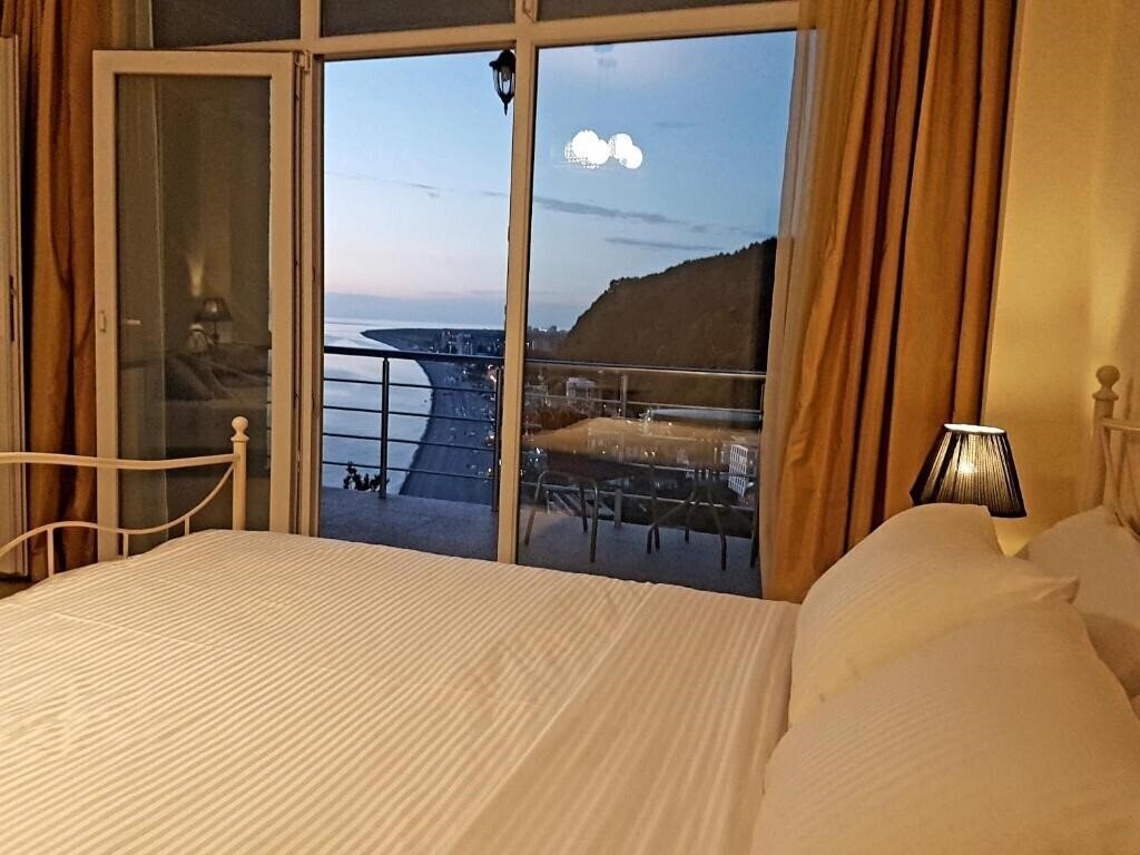 Фото Calypso Kvariati Hotel 3*