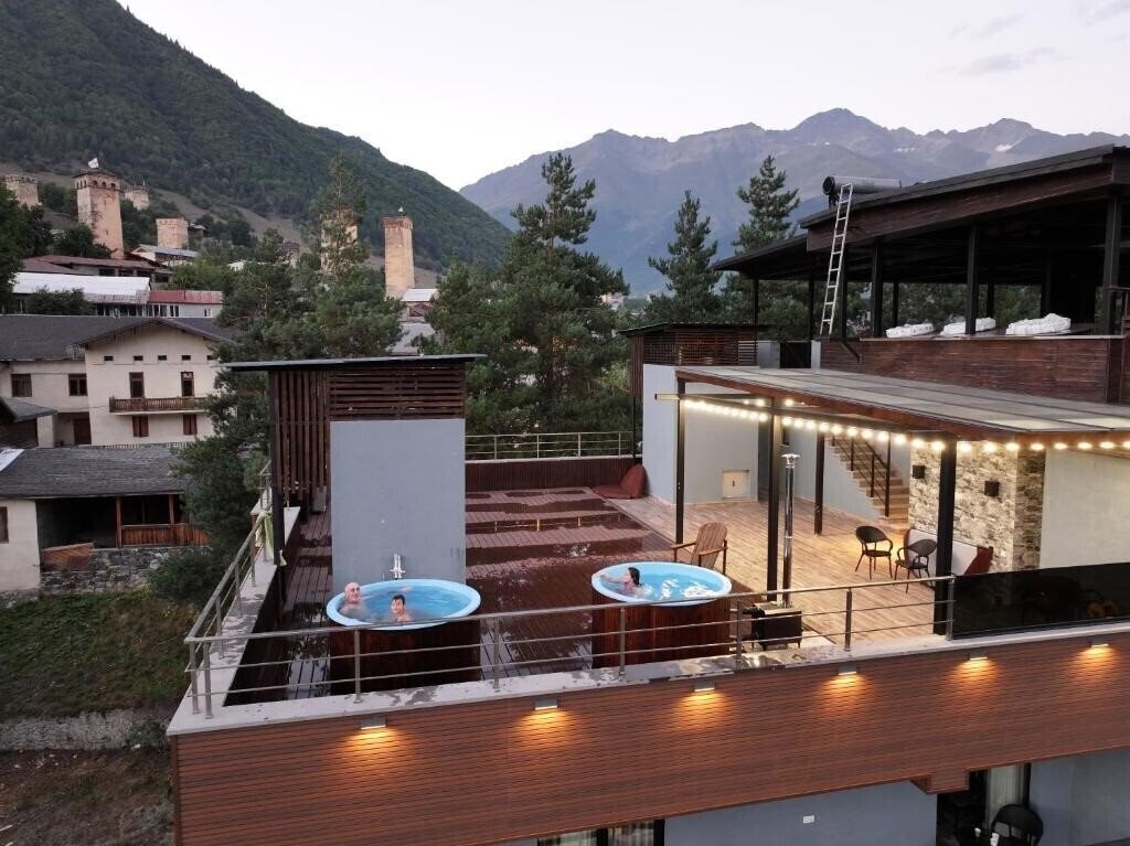 Отель Hotel Ushba In Mestia 4*