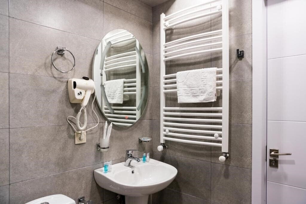 Картинка Hotel Old House Mestia 3*