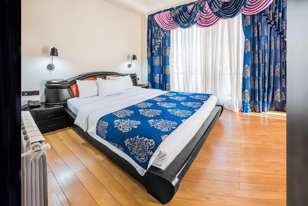 Картинка Cron Palace Tbilisi 4*