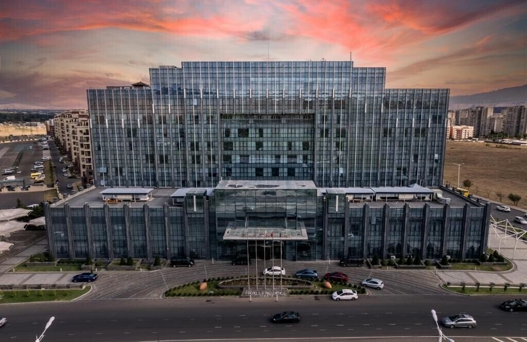 Отель Hotels & Preference Hualing Tbilisi 5*