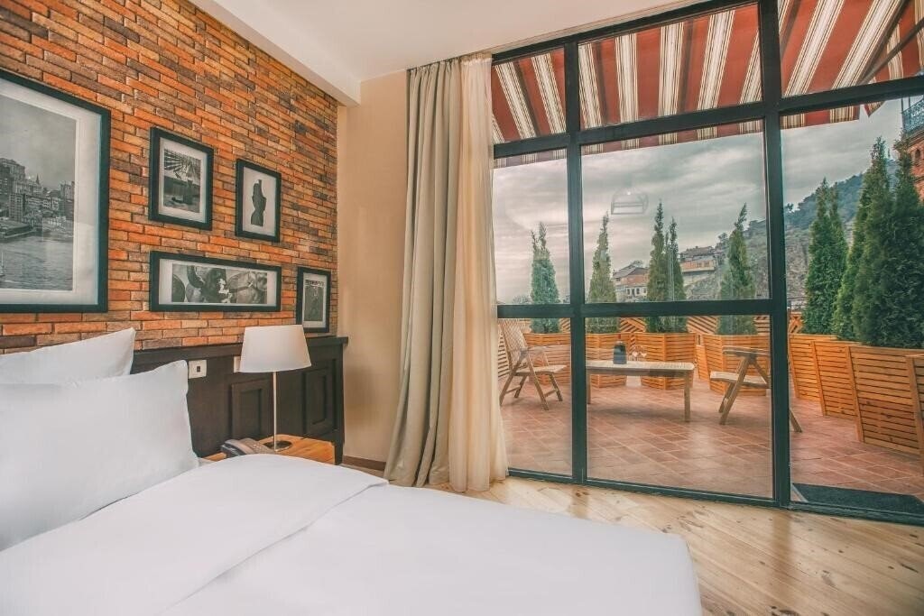 Отель Kisi Hotel 4*