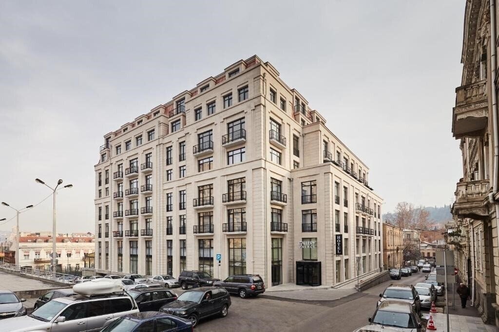 Отель Gallery Palace 4*