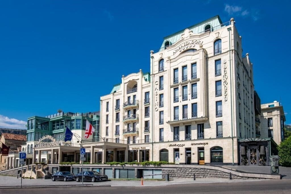 Отель Ambasadori Tbilisi 5*