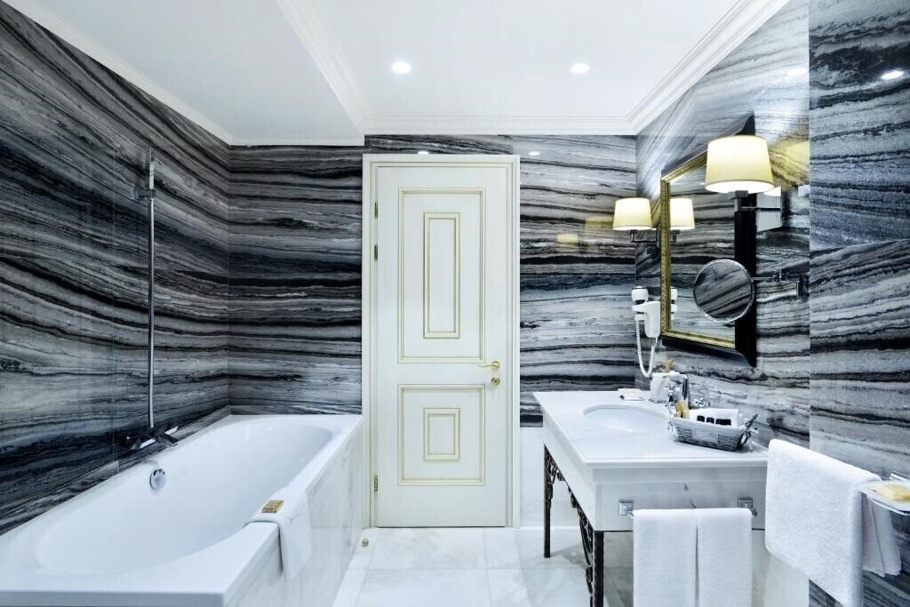 Фотография Ambassadori Hotel Tbilisi 5*