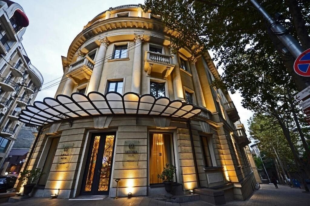 Отель Astoria IV 4*