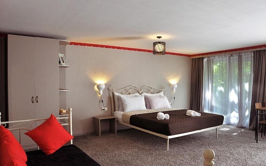 Отель Art Hotel Claude Monet 1*