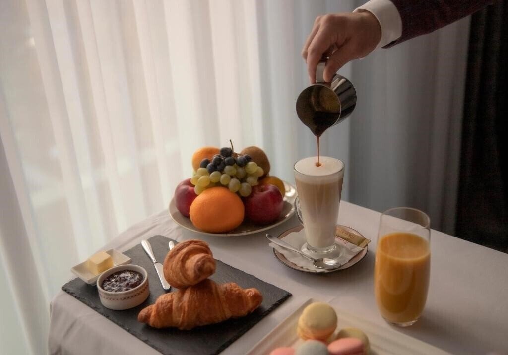 Изображение Ramada By Wyndham Tbilisi Old City 4*