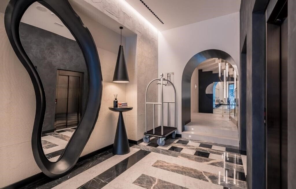 Изображение Monograph Freedom Square 4*