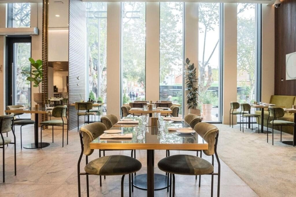 Изображение Hilton Garden Inn Tbilisi Chavchavadze 4*