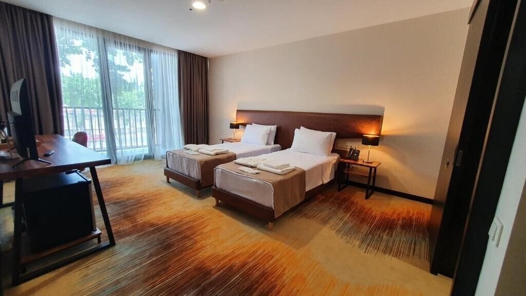 Фото Carousel Hotel 4*