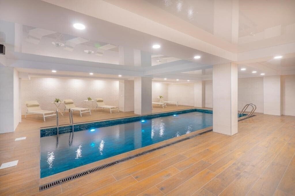 Фотография Iris Hotel 4*