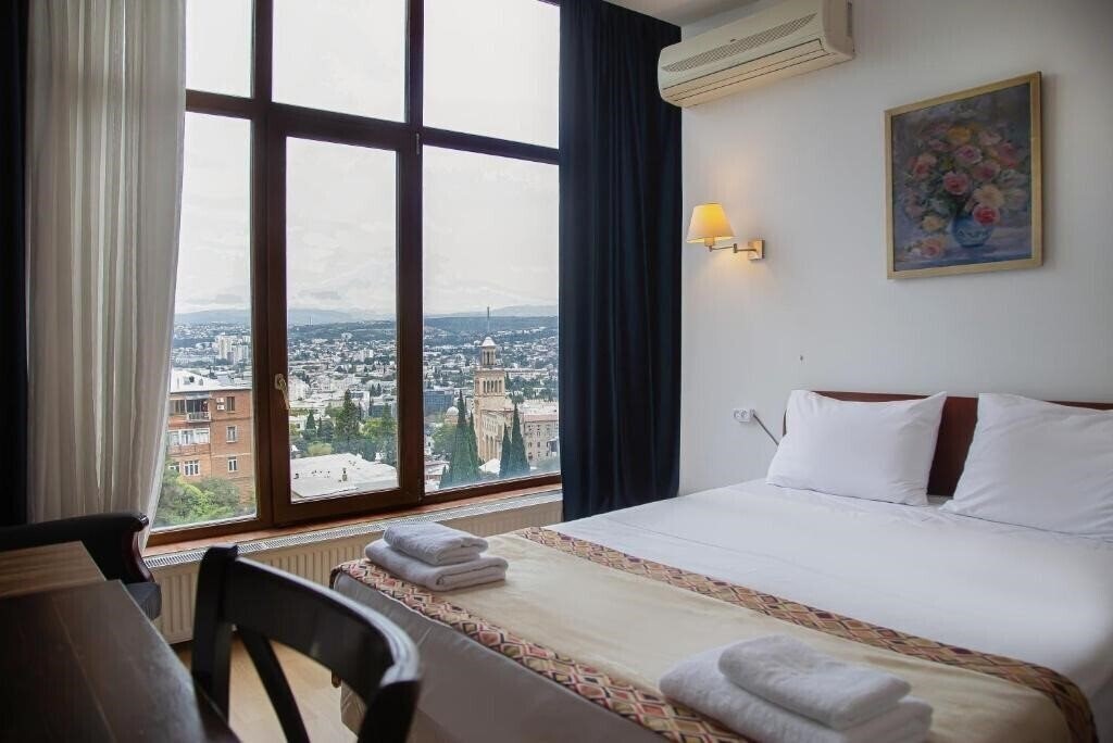 Отель Andza Tbilisi Hotel 4*