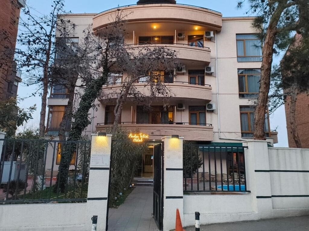 Отель Andza Tbilisi Hotel 4*