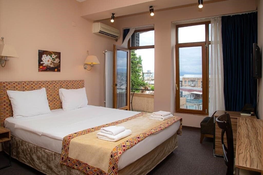 Фото Andza Tbilisi Hotel 4*
