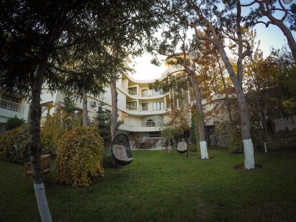 Отель Beaumonde Garden 3*