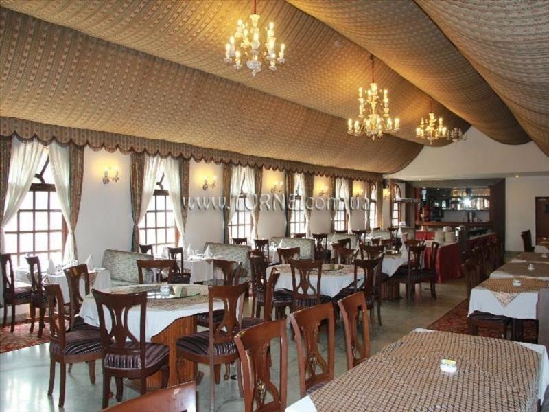 Отель Ashok Country Resort 4*