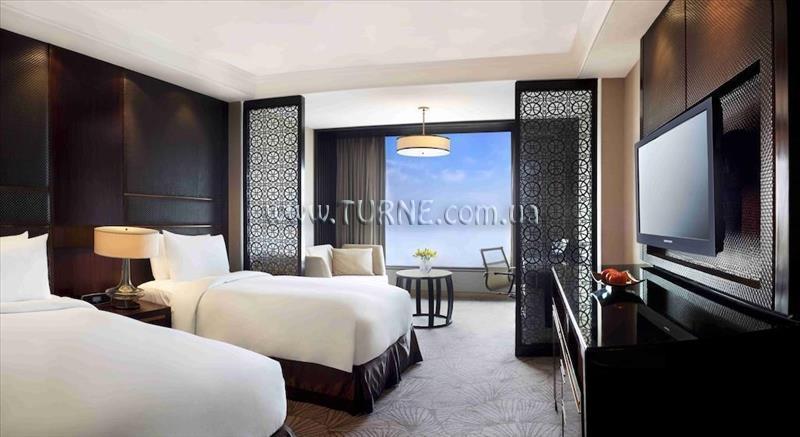 Отель Crowne Plaza, Mayur Vihar 5*