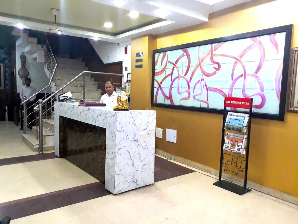 Отель Hotel Karat -87 3*