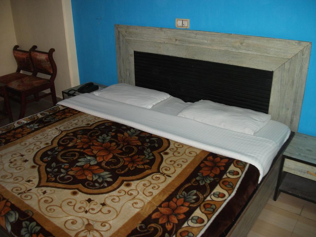 Отель Prince International 2*