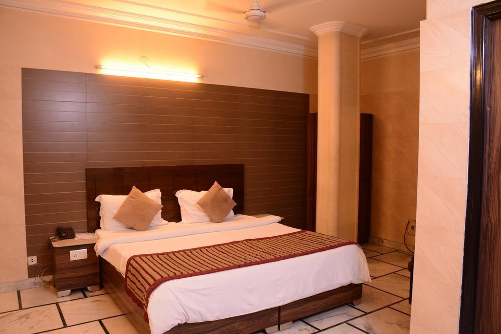 Отель Bill Palace 3*