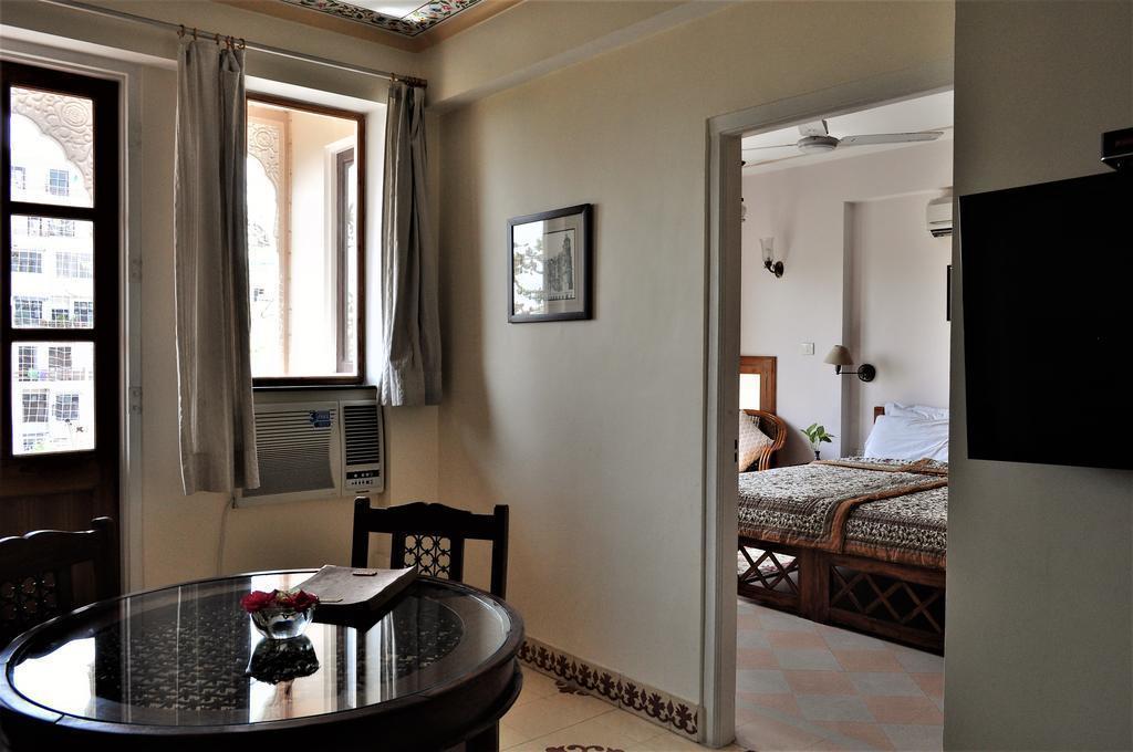 Отель Om Niwas Suite 3*