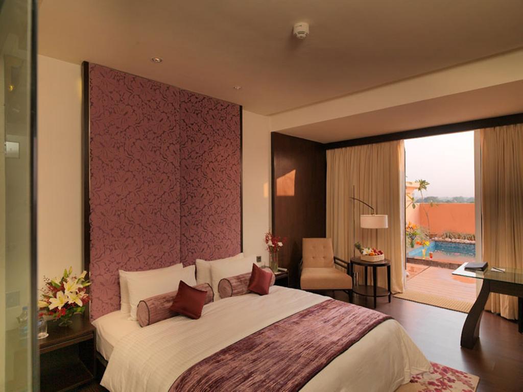 Отель Royal Orchid Central Jaipur 4*