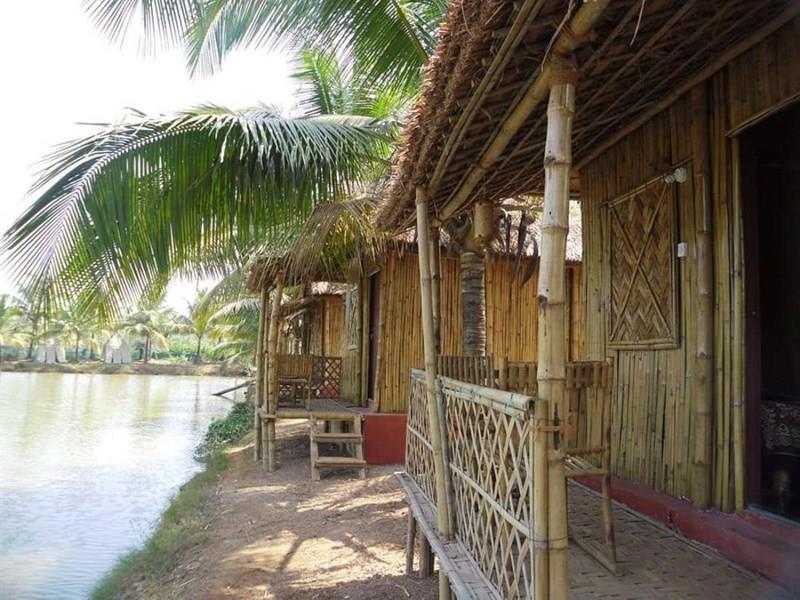 Отель Om Lake Resort 2*