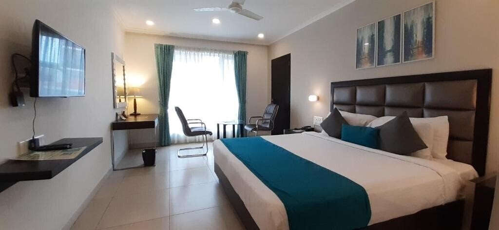 Изображение The Hq 4*