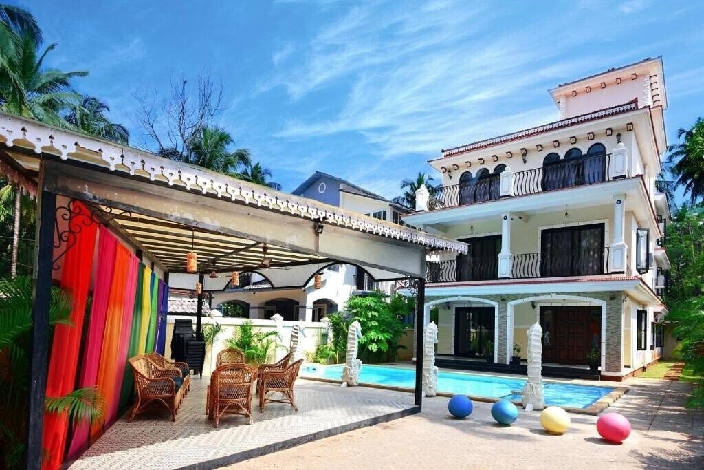 Отель 10 Calangute 3*