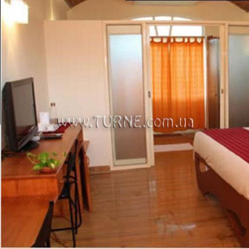 Фото The Village Square 4*