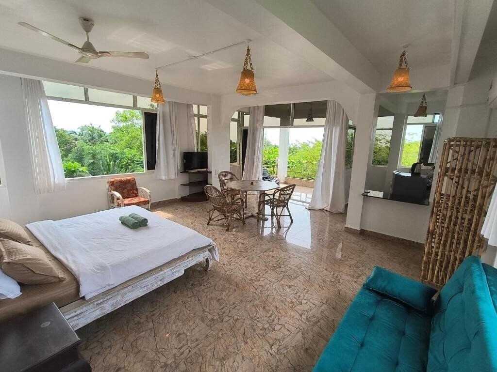 Фотография White Feather Guest House 2*