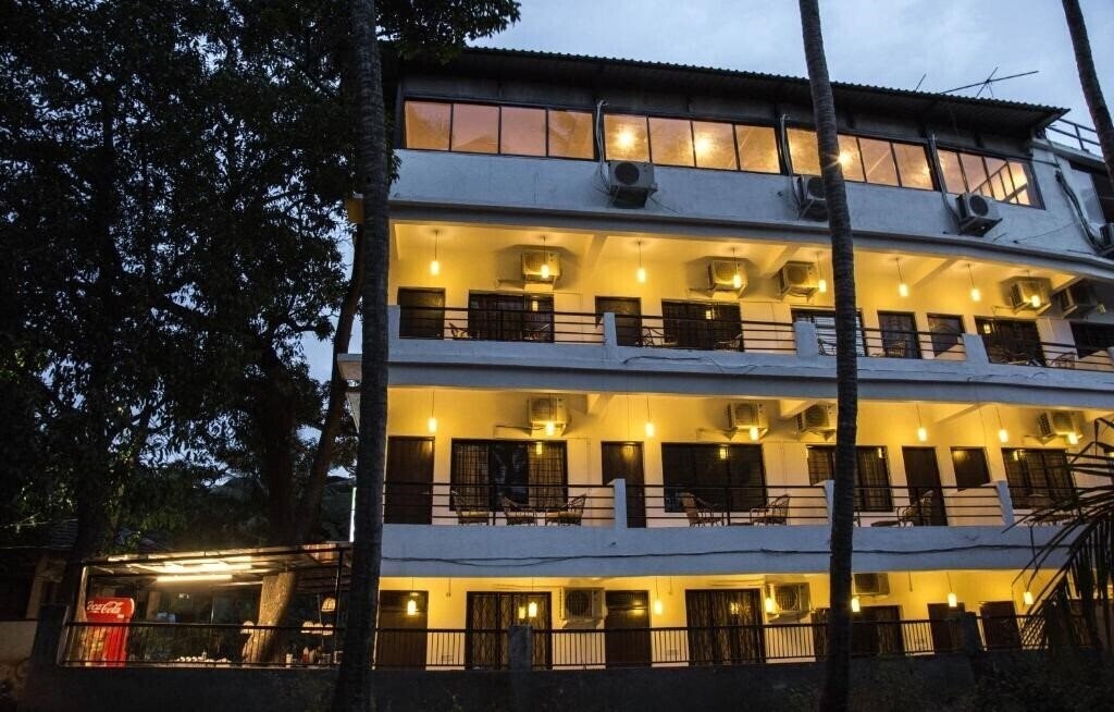 Отель Arambol Arbour 3*