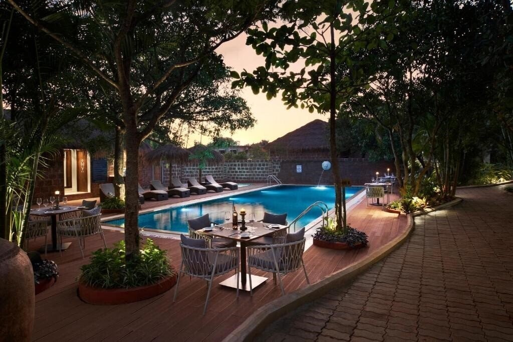Отель Larisa Hotel & Resort Ashwem 4*