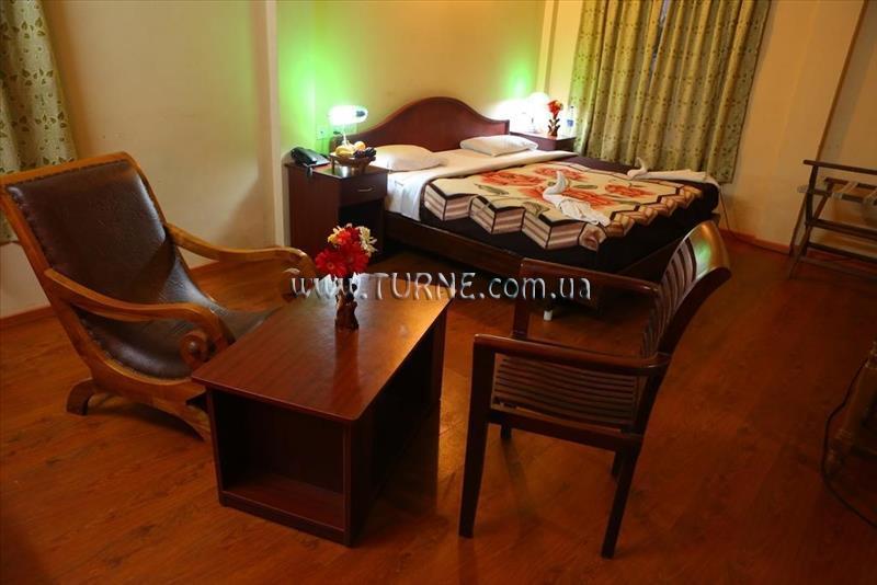 Отель Deep Woods Resort 3*