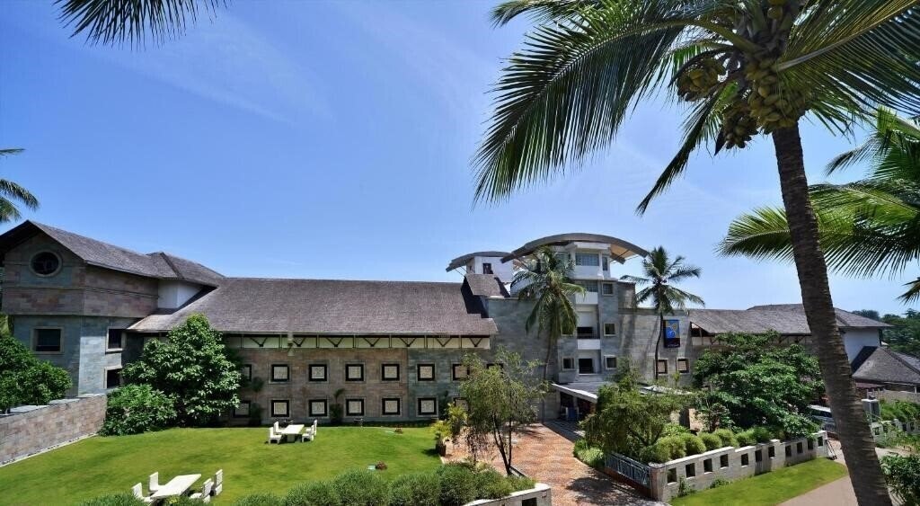 Изображение Turtle On The Beach 4*