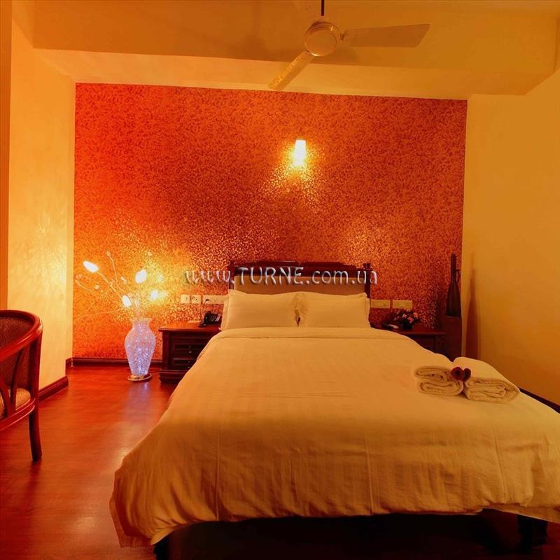 Отель Deshadan Plaza Kochi 3*