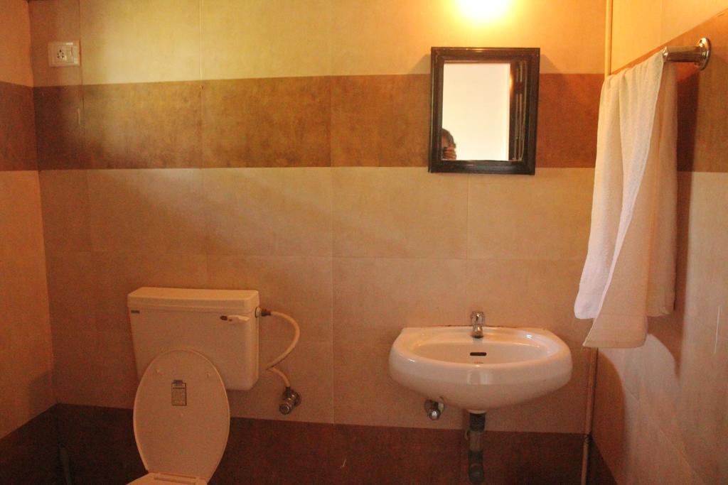 Фотография Shankarz By The Sea Guest House 1*