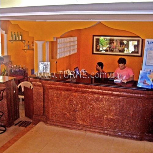 Отель Rahi Coral Beach Resort 2*