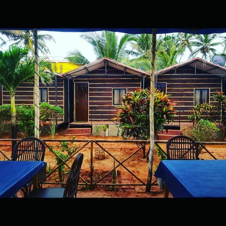 Отель Spring Beach Cottages 3*