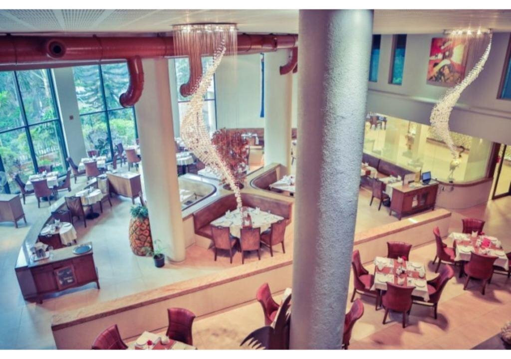 Фото Neelams The Glitz 4*