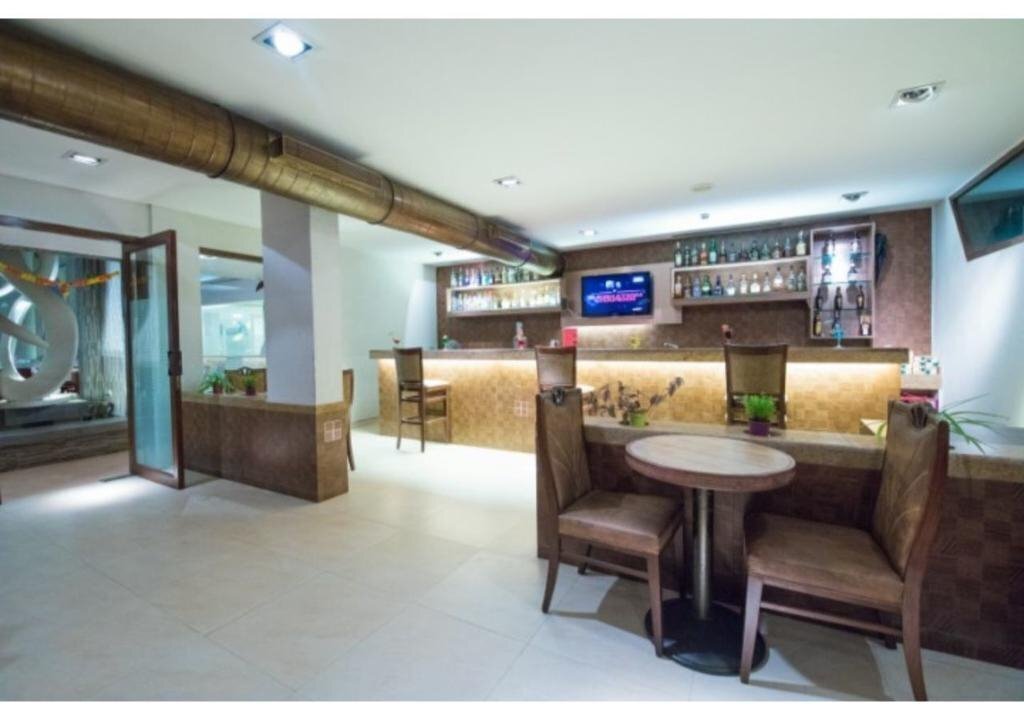 Фотография Neelams The Glitz 4*