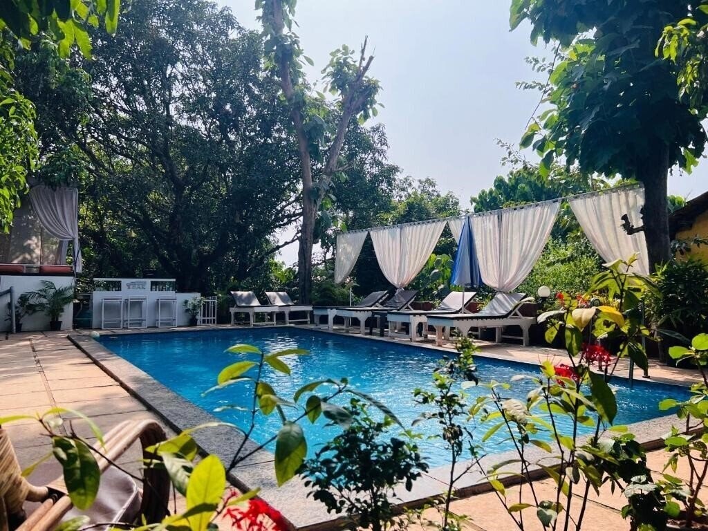 Отель Aaria Hills 2*