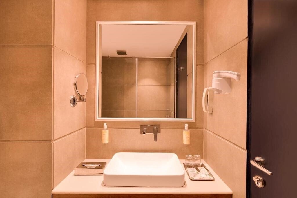 Изображение Lemon Tree Hotel Arpora 3*