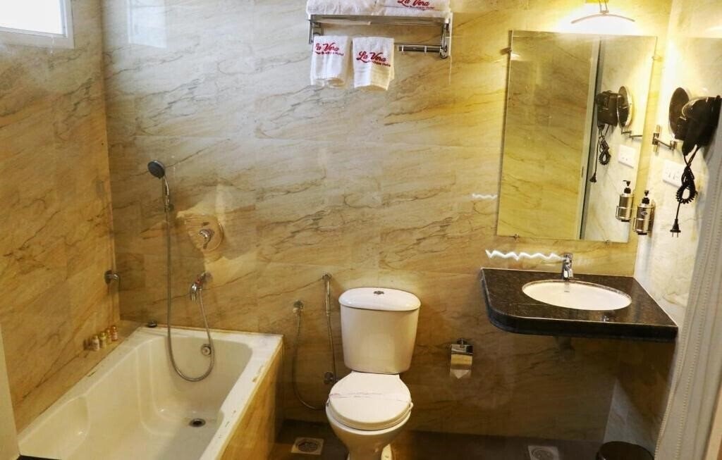 Фото La Vera Boutique Hotel 3*