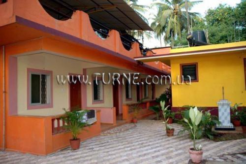 Фотография Yellow House 2*